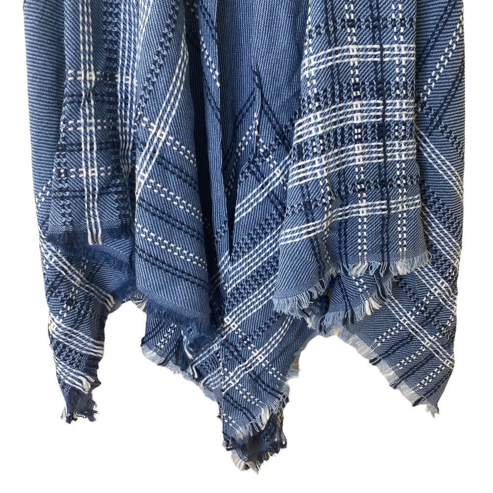 🎉LC Lauren Conrad Blue Plaid Wrap Shawl - Picture 4 of 9